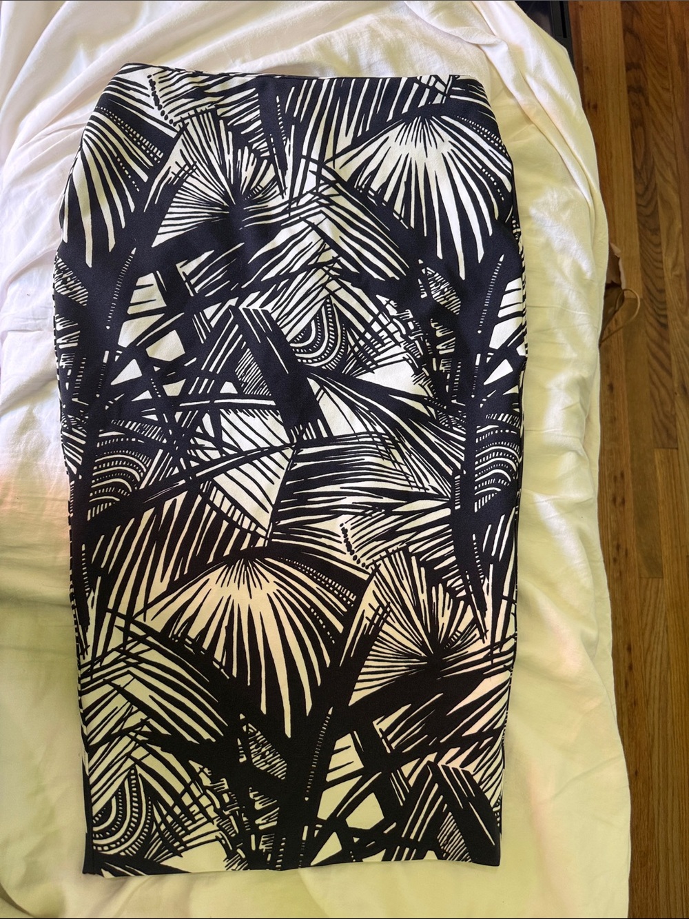Elizabeth and James Black and White Leaf-Print Skirt